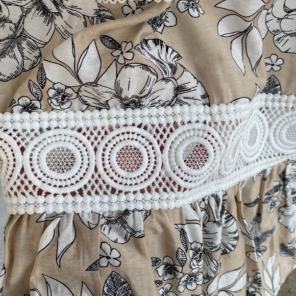 AVA ROSE - Beige floral Dress - Size XL - Picture 3 of 7